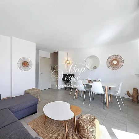 Classé 3 étoiles Avec Terrasse à 150 M De Cavalière - Appartement Le Lavandou