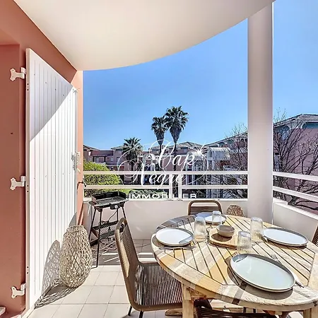 Classé 3 étoiles Avec Terrasse à 150 M De Cavalière - Appartement