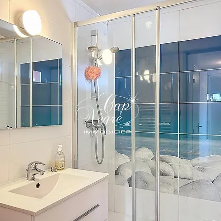 Classé 3 étoiles Avec Terrasse à 150 M De Cavalière - Appartement *