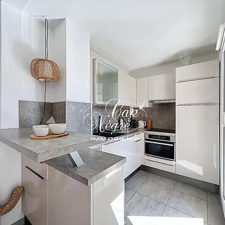 Classé 3 étoiles Avec Terrasse à 150 M De Cavalière - Appartement Le Lavandou