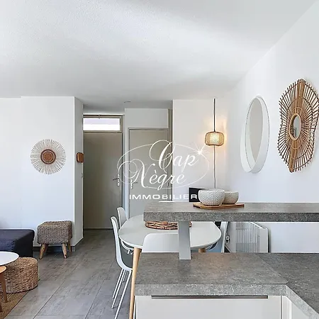 Classé 3 étoiles Avec Terrasse à 150 M De Cavalière - Appartement